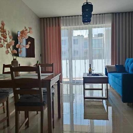 Fox Apartament Free Parking Air Conditioning 볼레스와비에츠 외부 사진