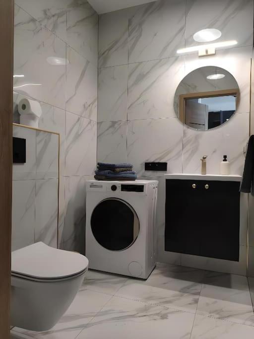 Fox Apartament Free Parking Air Conditioning 볼레스와비에츠 외부 사진